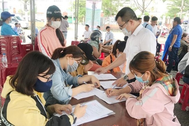 Quảng Ngãi: Tỷ lệ lao động nữ mất việc vì Covid-19 cao hơn nam giới - 1 Quảng Ngãi: Tỷ lệ lao động nữ mất việc vì Covid-19 cao hơn nam giới - 1