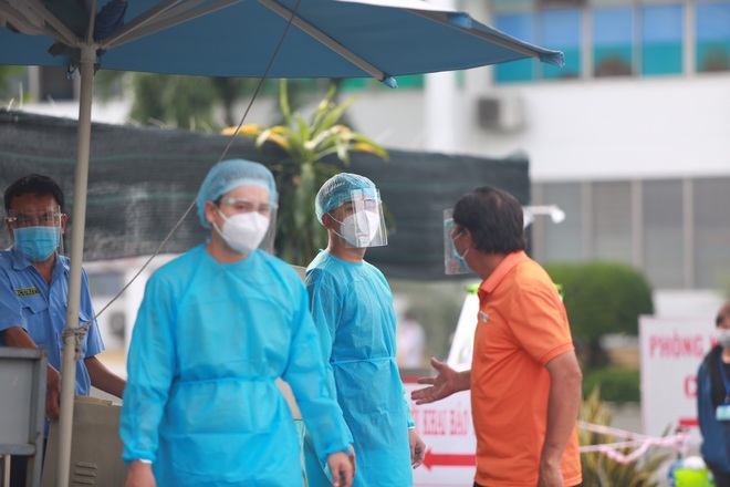22 nhân viên Bệnh viện Bệnh nhiệt đới TPHCM nghi nhiễm SARS-CoV-2 - 2