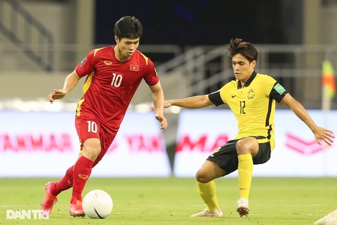 Thắng nghẹt thở Malaysia, đội tuyển Việt Nam giữ vững ngôi đầu bảng - 1