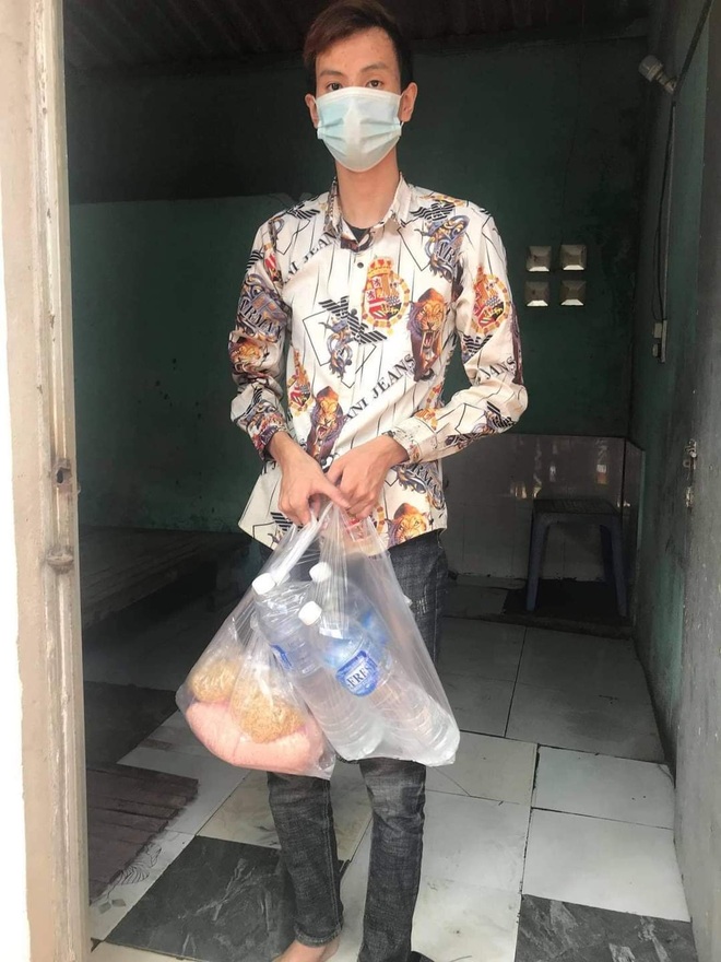 Thực hư tin công nhân vùng phong tỏa ăn mì tôm 19 ngày, người run lẩy bẩy - 2 Thực hư tin công nhân vùng phong tỏa ăn mì tôm 19 ngày, người run lẩy bẩy - 2