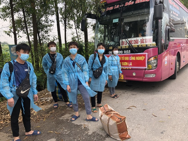 Sơn La đón 460 công nhân từ tâm dịch Bắc Giang - 1 Sơn La đón 460 công nhân từ tâm dịch Bắc Giang - 1