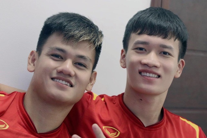 Tuyển thủ Việt Nam ăn mừng đầy cảm xúc sau trận thắng Malaysia - 6
