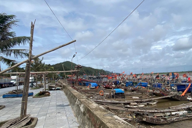 Thanh Hóa: Bão số 2 gây mưa to, gió lớn ở nhiều khu vực - 3