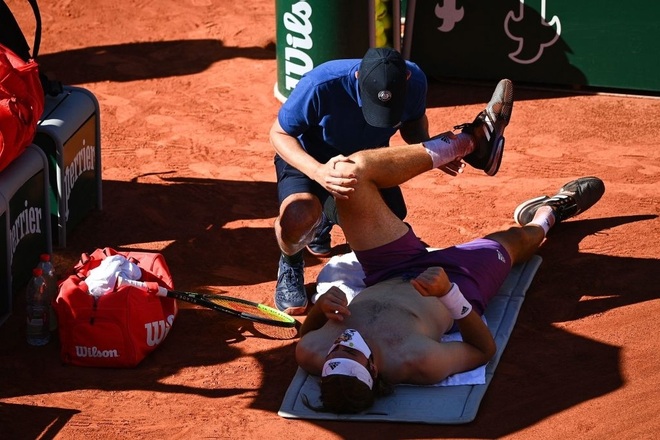 Những khoảnh khắc Djokovic vượt qua Tsitsipas để vô địch Roland Garros - 15 Những khoảnh khắc Djokovic vượt qua Tsitsipas để vô địch Roland Garros - 15