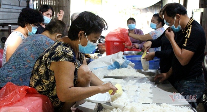 Cần câu cơm Thạch Sanh độc nhất vô nhị của 2 cụ già Sài Gòn - 1 Cần câu cơm Thạch Sanh độc nhất vô nhị của 2 cụ già Sài Gòn - 1