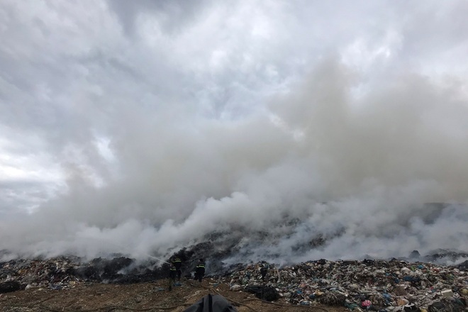 Cháy dữ dội tại bãi rác lớn nhất Đà Nẵng - 3