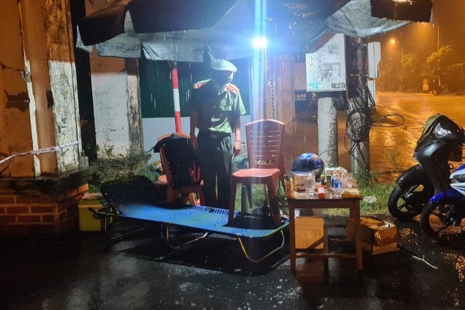 Hà Tĩnh: Hàng trăm chiến sĩ dầm mình trong mưa bão để canh dịch - 9 Hà Tĩnh: Hàng trăm chiến sĩ dầm mình trong mưa bão để canh dịch - 9