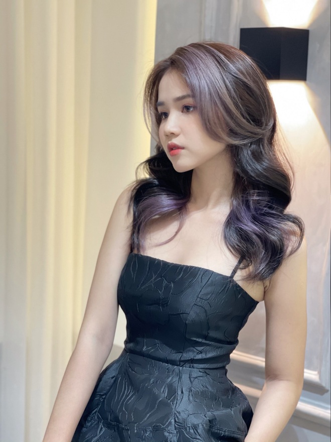 Hot girl nổi như cồn trên khán đài dự đoán Việt Nam thắng UAE 2-1 - 6 Hot girl nổi như cồn trên khán đài dự đoán Việt Nam thắng UAE 2-1 - 6