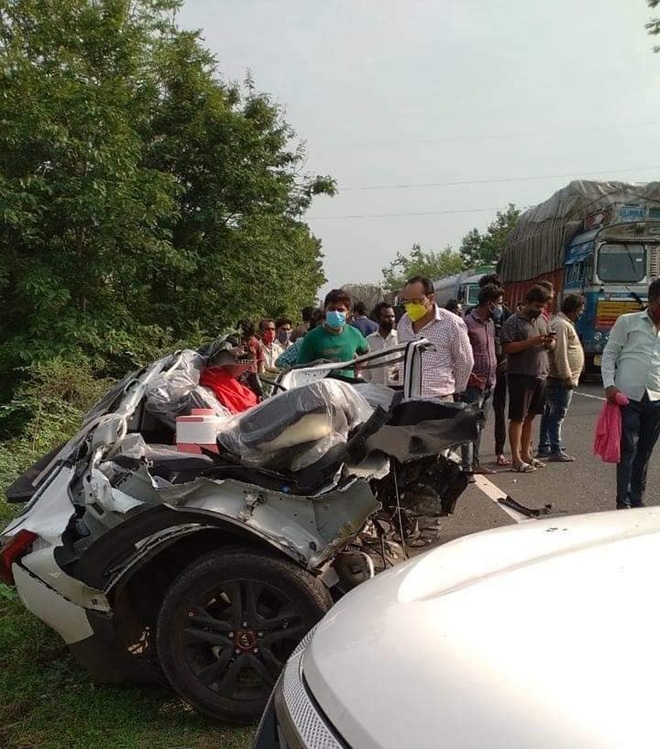Ô tô tách làm đôi sau tai nạn khiến người xem ám ảnh - 4 Ô tô tách làm đôi sau tai nạn khiến người xem ám ảnh - 4