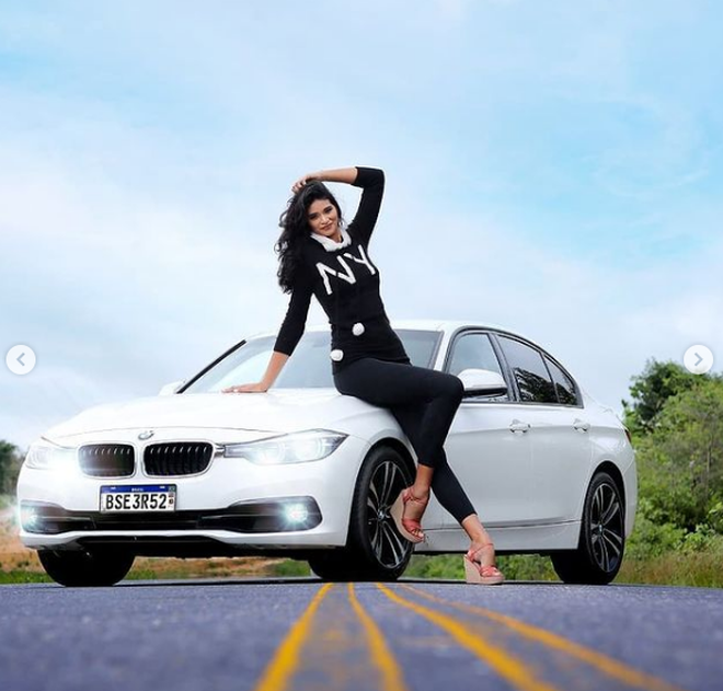 Mẫu nữ cao hơn 2m và cuộc hôn nhân với người chồng tí hon - 3 Mẫu nữ cao hơn 2m và cuộc hôn nhân với người chồng tí hon - 3