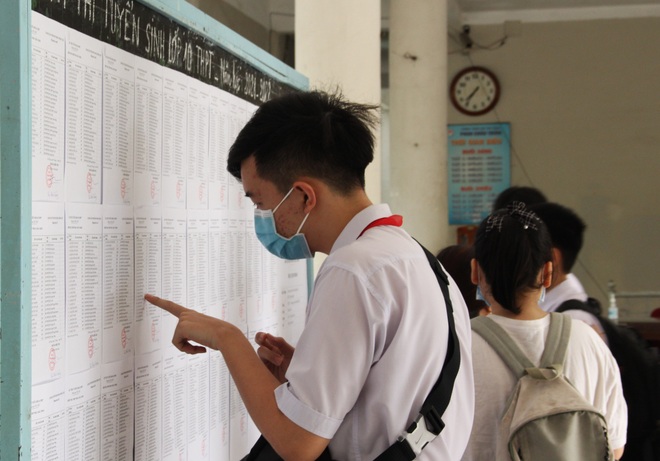 Đà Nẵng: Lấy mẫu xét nghiệm Covid-19 cho hơn 13.000 thí sinh thi vào lớp 10 - 1 Đà Nẵng: Lấy mẫu xét nghiệm Covid-19 cho hơn 13.000 thí sinh thi vào lớp 10 - 1