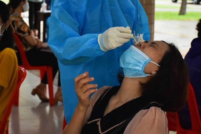Đà Nẵng: Lấy mẫu xét nghiệm Covid-19 cho hơn 13.000 thí sinh thi vào lớp 10 - 6 Đà Nẵng: Lấy mẫu xét nghiệm Covid-19 cho hơn 13.000 thí sinh thi vào lớp 10 - 6