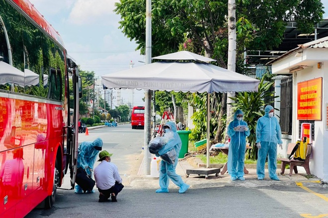 Bình Dương: 36 ca nhiễm SARS-CoV-2, hầu hết trong khu cách ly, phong tỏa - 1