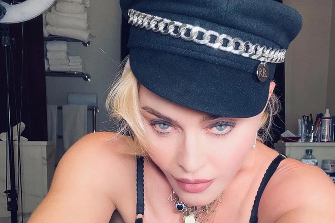 Madonna khác lạ trong loạt ảnh chỉnh sửa quá đà - 6