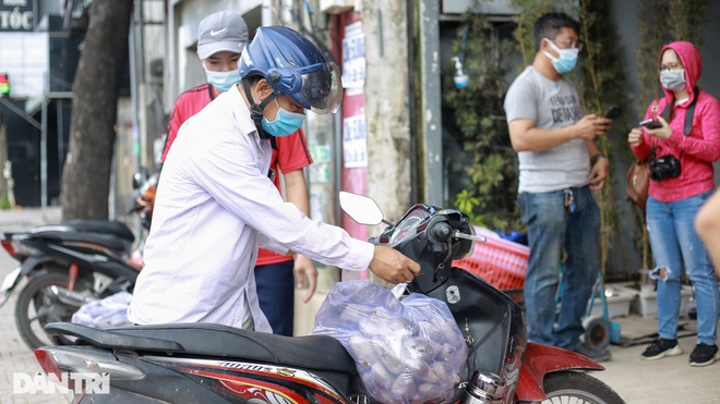 Người Sài Gòn giải cứu hàng ngàn tấn khoai lang miền Tây - 6 Người Sài Gòn giải cứu hàng ngàn tấn khoai lang miền Tây - 6