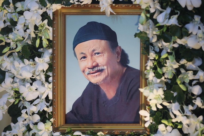 Gia đình, đồng nghiệp đội mưa đưa tiễn đạo diễn Lê Cung Bắc - 1 Gia đình, đồng nghiệp đội mưa đưa tiễn đạo diễn Lê Cung Bắc - 1