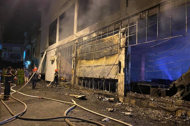 Phòng trà lớn nhất thành phố Vinh cháy dữ dội, 6 người tử vong - 7