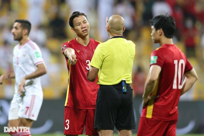 Đội tuyển Việt Nam tụt hạng trên bảng xếp hạng FIFA sau trận thua UAE - 2 Đội tuyển Việt Nam tụt hạng trên bảng xếp hạng FIFA sau trận thua UAE - 2