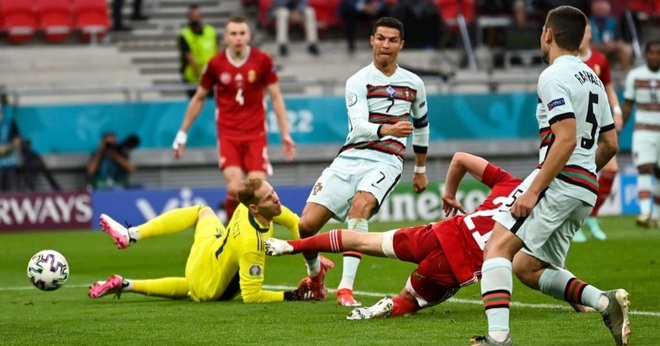 C.Ronaldo lập ba kỷ lục, Bồ Đào Nha thắng nhọc nhằn Hungary - 2 C.Ronaldo lập ba kỷ lục, Bồ Đào Nha thắng nhọc nhằn Hungary - 2