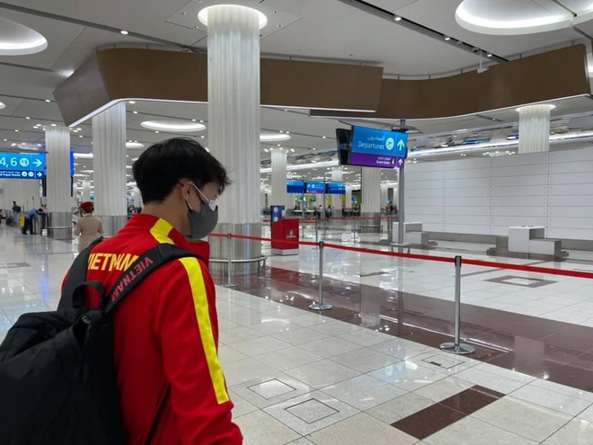 Đội tuyển Việt Nam chia tay UAE, háo hức về nước - 2