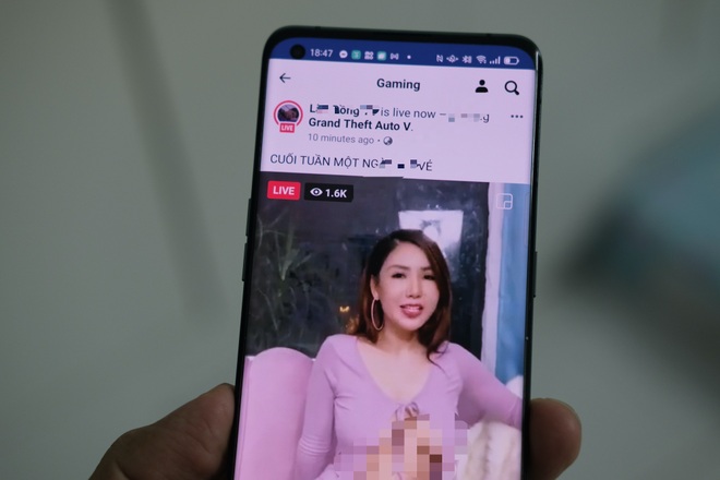 Qua mặt Facebook đăng video hở hang để bán hàng online - 1 Qua mặt Facebook đăng video hở hang để bán hàng online - 1