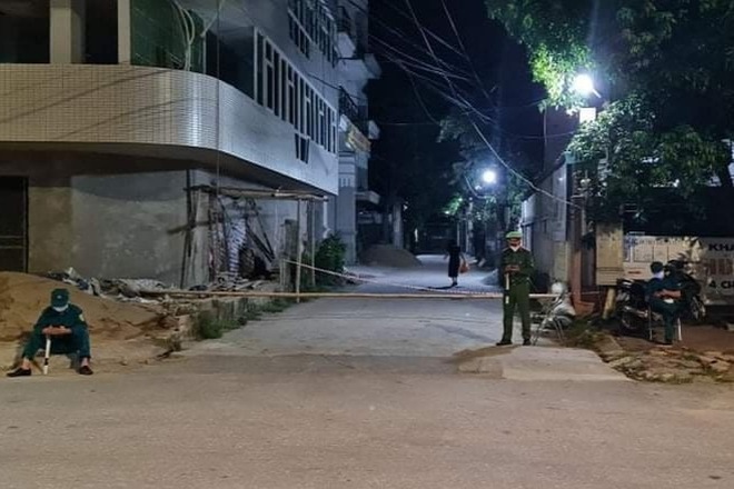 TP Vinh phong tỏa 3 khối dân cư, 2 bệnh viện tạm dừng đón bệnh nhân - 6 TP Vinh phong tỏa 3 khối dân cư, 2 bệnh viện tạm dừng đón bệnh nhân - 6