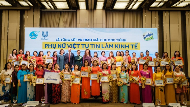 Phụ nữ Việt tự tin làm kinh tế: chắp cánh ước mơ, thắp lửa đam mê cho gần 2.000 chị em phụ nữ - 2 Phụ nữ Việt tự tin làm kinh tế: chắp cánh ước mơ, thắp lửa đam mê cho gần 2.000 chị em phụ nữ - 2