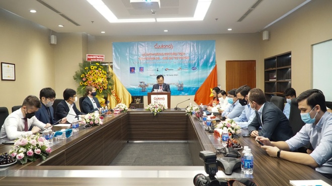 Petrovietnam tổ chức Lễ đón nhận dòng khí đầu tiên Giai đoạn 2A, mỏ Sử Tử Trắng - 2 Petrovietnam tổ chức Lễ đón nhận dòng khí đầu tiên Giai đoạn 2A, mỏ Sử Tử Trắng - 2