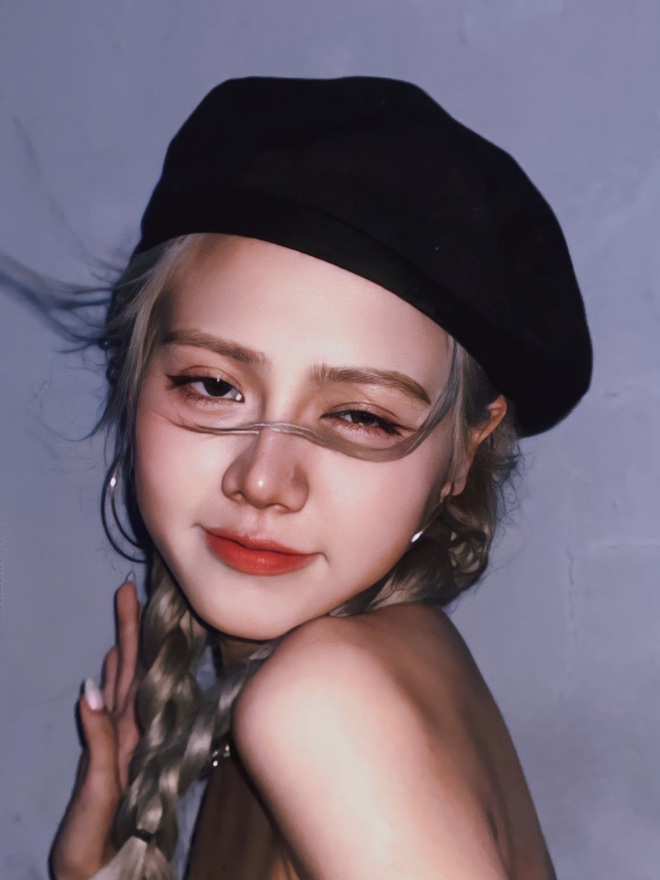 Hot girl xinh như búp bê là fan cuồng nhiệt của Mbappe bóng đá Pháp - 4 Hot girl xinh như búp bê là fan cuồng nhiệt của Mbappe bóng đá Pháp - 4