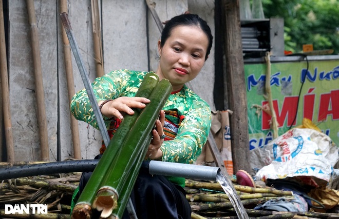 Độc đáo món cơm đồ trong ống nứa, mang hơi thở của núi rừng - 6