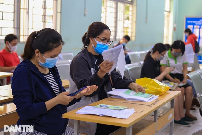Nữ lao động mất việc ở TPHCM, gọi về quê vẫn ráng cười: Mẹ ổn! - 2 Nữ lao động mất việc ở TPHCM, gọi về quê vẫn ráng cười: Mẹ ổn! - 2