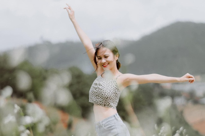 Nữ MC xinh đẹp chuyển sang bán sữa dinh dưỡng vì ế show mùa dịch - 2 Nữ MC xinh đẹp chuyển sang bán sữa dinh dưỡng vì ế show mùa dịch - 2