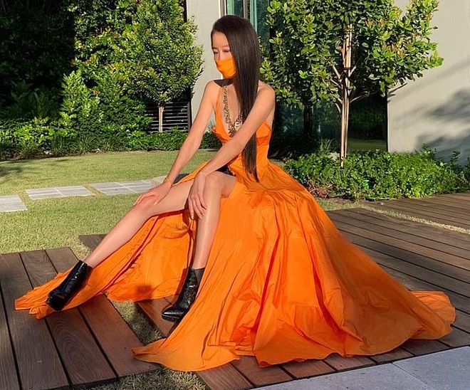 Kinh ngạc ngắm nhà thiết kế 72 tuổi Vera Wang khoe thân hình lá liễu - 5 Kinh ngạc ngắm nhà thiết kế 72 tuổi Vera Wang khoe thân hình lá liễu - 5