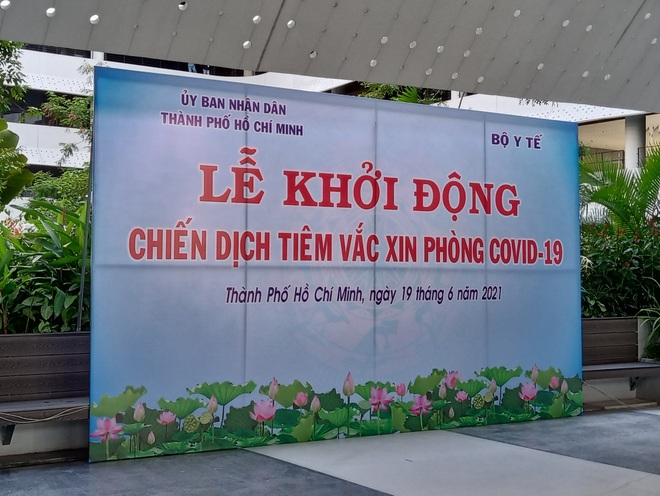TPHCM khởi động chiến dịch tiêm vắc xin Covid-19 lớn nhất từ trước đến nay - 1 TPHCM khởi động chiến dịch tiêm vắc xin Covid-19 lớn nhất từ trước đến nay - 1