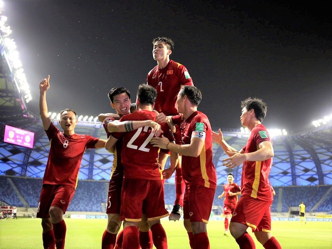 Bóng đá Việt Nam mơ World Cup và câu chuyện CĐV tấn công trọng tài - 1 Bóng đá Việt Nam mơ World Cup và câu chuyện CĐV tấn công trọng tài - 1