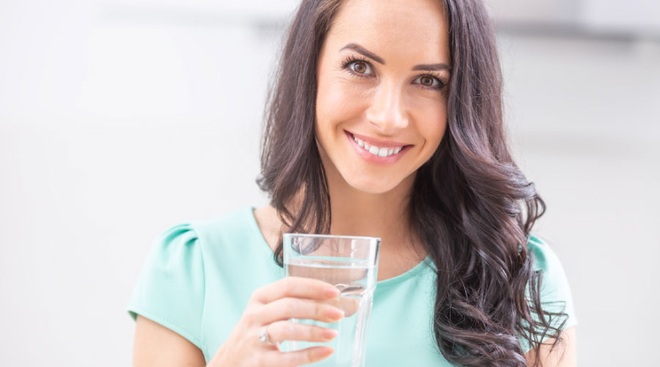 Những lợi ích vàng từ thói quen uống nước sau khi thức dậy buổi sáng - 2