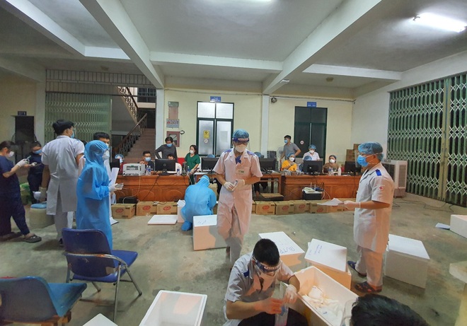 Nghệ An: Thần tốc tìm người tới các địa điểm liên quan ca nghi mắc Covid-19 - 3 Nghệ An: Thần tốc tìm người tới các địa điểm liên quan ca nghi mắc Covid-19 - 3