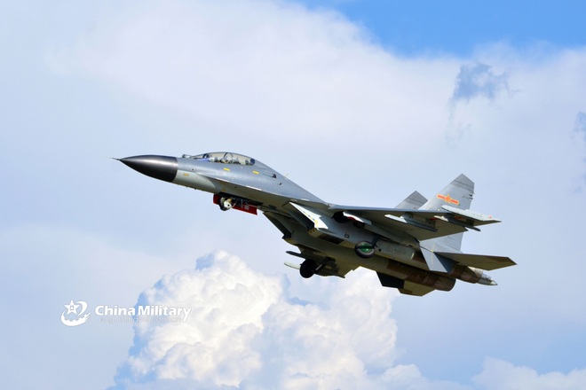 Trung Quốc bị nghi ồ ạt xây căn cứ không quân gần biên giới Ấn Độ - 1