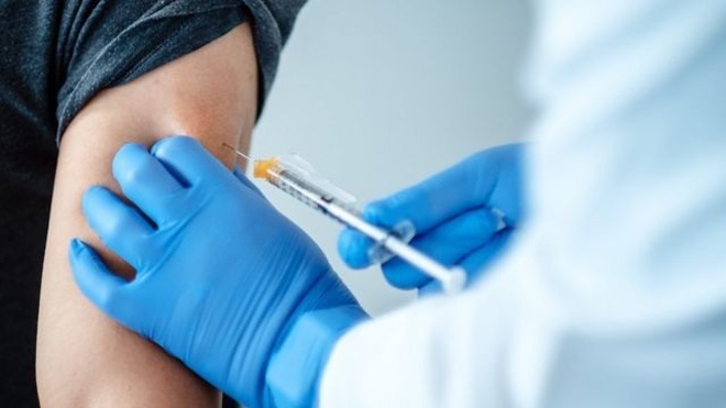 Chú ý 4 dấu hiệu cảnh báo huyết khối sau khi tiêm phòng vắc xin Covid-19 - 1