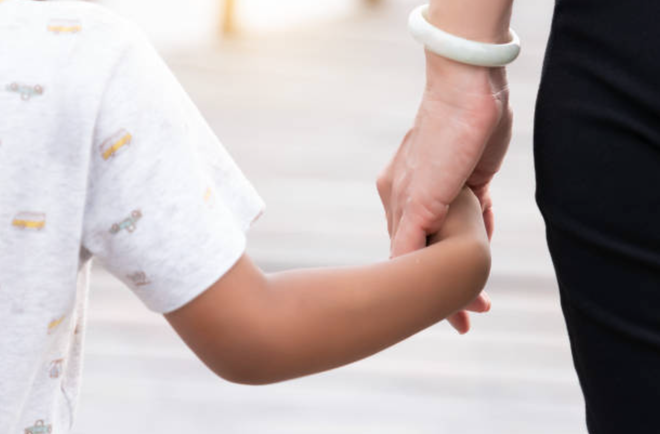 Mẹ ạ, nó là con con, con toàn quyền quyết định - 1 Mẹ ạ, nó là con con, con toàn quyền quyết định - 1