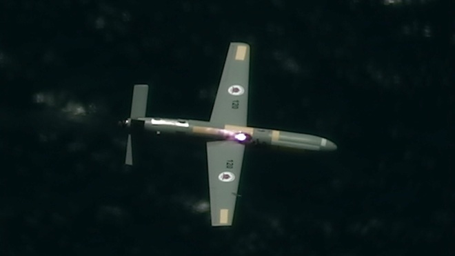 Video vũ khí laser Israel thiêu cháy, hạ gục máy bay không người lái - 1 Video vũ khí laser Israel thiêu cháy, hạ gục máy bay không người lái - 1