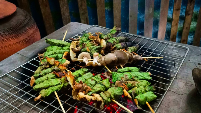 Thu hoạch nấm mối và nấu những món thật ngon cùng cô gái Bến Tre - 12 Thu hoạch nấm mối và nấu những món thật ngon cùng cô gái Bến Tre - 12
