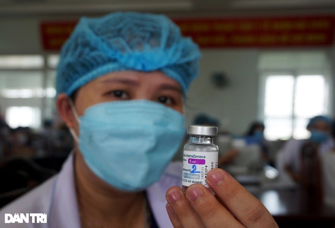Đà Nẵng: Giáo viên tiểu học được tiêm vắc xin Covid-19  - 8