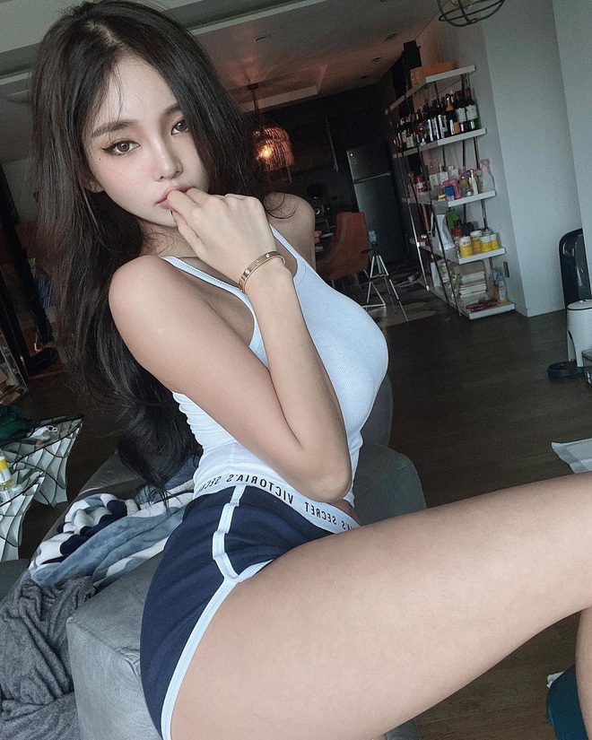 Ngắm vóc dáng nóng bỏng, siêu vòng một của hot girl 9X Hàn Quốc - 12