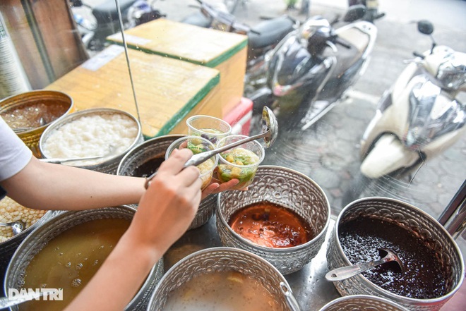 The most popular Thai tea shop in Hanoi, selling more than 1000 cups every day - 4