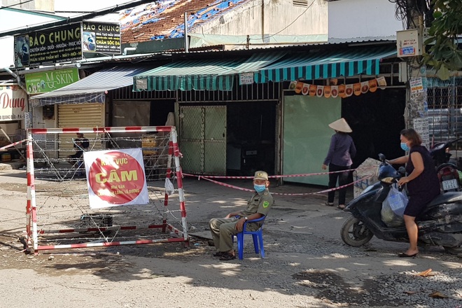 TPHCM: Khẩn cấp tìm người đến khu chợ ở quận Bình Tân và chợ Bình Đông - 2 TPHCM: Khẩn cấp tìm người đến khu chợ ở quận Bình Tân và chợ Bình Đông - 2