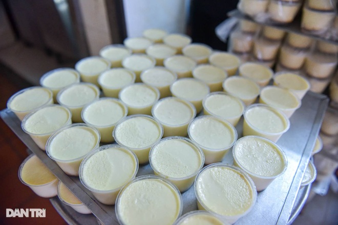 Making original French cake, Hanoi family sells 5000 boxes, collects 40 million/day - 1