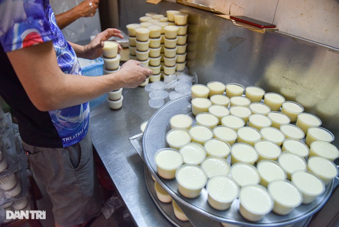 Making original French cake, Hanoi family sells 5000 boxes, collects 40 million/day - 6