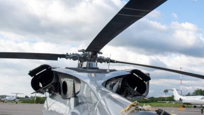 Trực thăng chở Tổng thống và Bộ trưởng Colombia bị trúng đạn trên không - 3