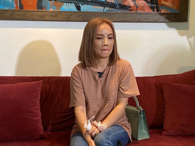Ồn ào chuyện showbiz: Người bị hành hung, kẻ bị lên án vì phát ngôn thô tục - 5 Ồn ào chuyện showbiz: Người bị hành hung, kẻ bị lên án vì phát ngôn thô tục - 5